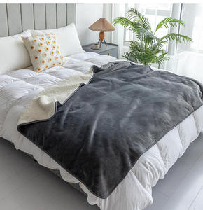 Luxe nep bont waterdichte warme bedrukte honden- en katten deken voor de winter - Product Image 6