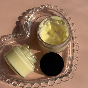 Crema facial color naranja helado - Fórmula "magnética" con textura compacta y maquillaje duradero - Product Image 4