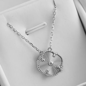 Collier trèfle porte-bonheur en acier inoxydable le plus vendu plaqué or rose blanc 18 carats-cadeau pendentif à la mode pour femme ou petite amie - Product Image 5