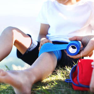 Bandages médicaux multifonctionnels personnalisés en tissu non tissé, auto-adhésifs, colorés et créatifs pour doigts et mollets - Product Image 1