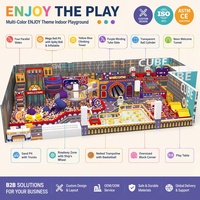 Équipement de terrain de jeux intérieur personnalisé, thème quatre toboggans parallèles, toboggan tubulaire violet, tunnel néon, trampoline, blocs de construction