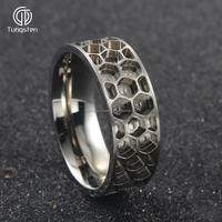 DGtungsten A355 8mm Silberner Flacher Edelstahlring Trendiges Wabenmuster DIY Ehering Rohling zum Einlegen