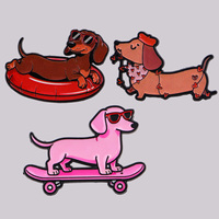 Broche émaillée mignonne Teckel, épinglette chien de dessin animé, badges pour sac à dos, accessoires vestimentaires, bijoux animaux, cadeau pour amis