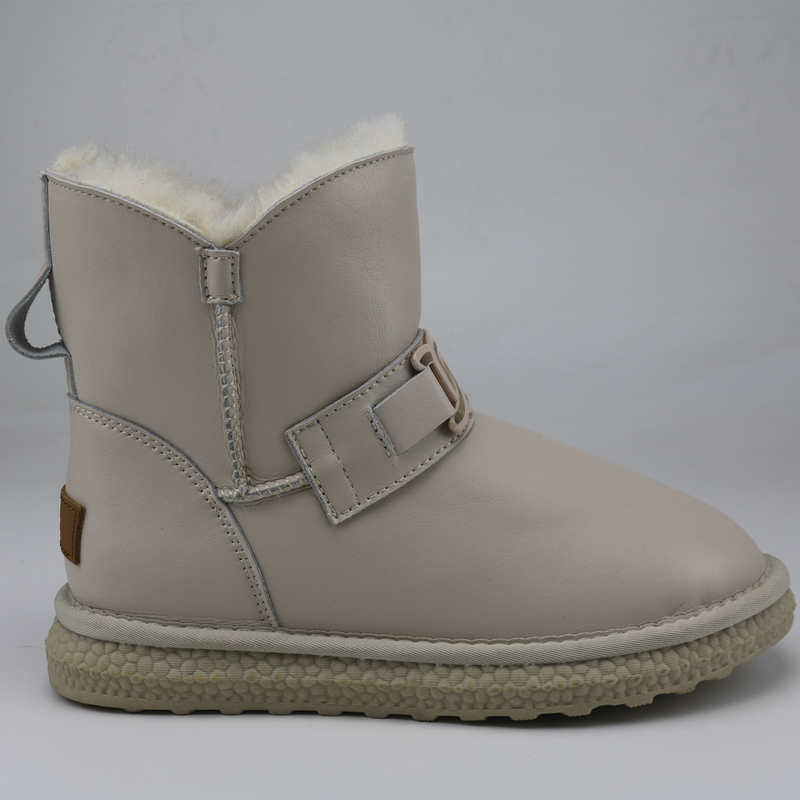 Серые сапоги на цепочке с логотипом на заказ