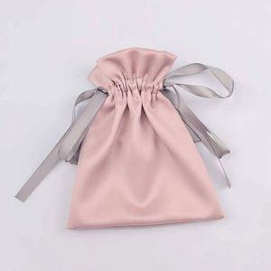 Pochette cadeau en satin rose de luxe avec cordon de serrage et nœud en ruban, sac d'emballage pour bijoux avec logo personnalisé pour les cadeaux de mariage - Product Image 3