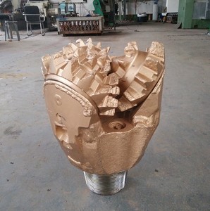 IADC217 JZ TCI <span class=keywords><strong>Tricone</strong></span> <span class=keywords><strong>Bit</strong></span> per trivellazione petrolifera alta Manganese acciaio rullo coni formazione di forgiatura morbida strumento di perforazione - Product Image 1
