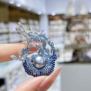 Ocean <b>Coral</b> High-End Women's Brooch Elegant Suit Pin with Natural Pearl and Zircon Exquisite European American Fashion - Product Image 3