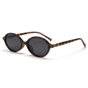 Occhiali da <span class=keywords><strong>Sole</strong></span> Unisex Retrò Ovali Multifunzione con Montatura Completa in Tr90, Lenti TAC Polarizzate Personalizzate, Protezione UV400 - Product Image 1
