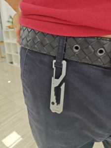 Dagelijkse handige gadgets sleutel multifunctionele sleutelhanger gereedschap multitool op maat gemaakte sleutelhangers weggeefcadeaus - Product Image 2