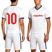 Maßgeschneidertes 2026/2027 Fußball-Trikot-Set Sportbekleidung Team Maillot De Foot Fans/Spieler Fußballverein Shirts Größe S-4XL