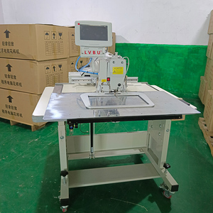 Machine à coudre et à broder électronique programmable pour motifs - Product Image 2