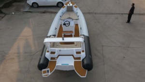 Bateau de pêche et de plaisance en fibre de verre Profisher de 7 m, expédié - Product Image 3