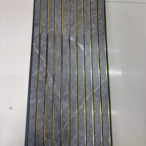 Panel de Pared de PVC Imitación <span class=keywords><strong>Madera</strong></span> Impermeable de 9 mm, Revestimiento de Pared Acanalado, Rejilla de Techo de Mármol Negro y Dorado, Ignífugo para Uso en Apartamentos, Hecho en China - Product Image 1