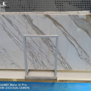 Plaques carrées Calcutta en marbre or, prévente, marbrés - Product Image 4