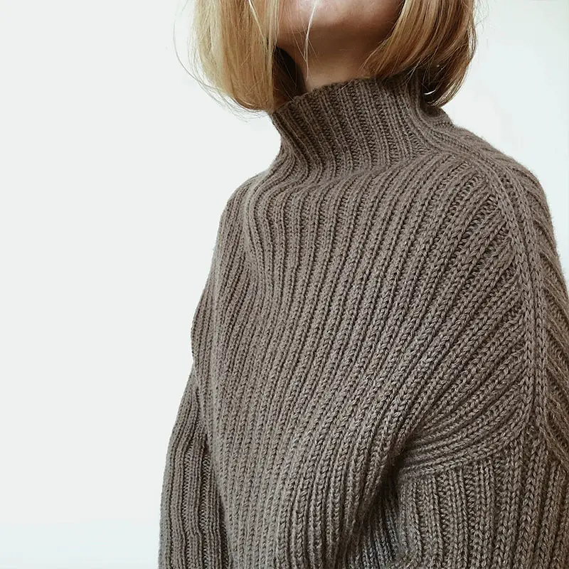 Vestito lavorato a maglia Maxi delle donne del maglione tricottato grosso nell'inverno 2018