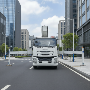 Camion plateforme aérienne diesel ISUZU 4x2, portée 45 m, Euro 6, nacelle élévatrice pour chantiers de construction - Product Image 6