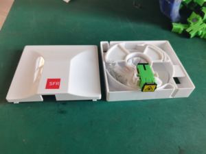 PTO 1FO 2FO Connecteur <span class=keywords><strong>Travers</strong></span>ée SC/APC presa esterna SFR cavo in fibra ottica con un PTO a parete trecce da 0.9MM - Product Image 5