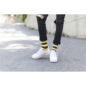 Chaussettes tendance à rayures pour hommes - Product Image 1