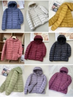 Nouvelle veste d'hiver pour femme, courte, cintrée à la taille, à capuche, en nylon, zippée, réversible, avec rembourrage en duvet de canard, légère, amincissante, design côtelé