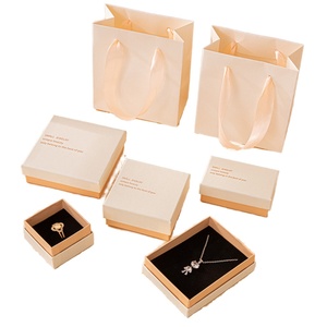 Caja de Joyería Cuadrada de Cartón con Diseño Personalizable, Empaque Tipo Caja Cielo y Tierra para Aretes, Anillos, Relojes y Regalos - Product Image 2