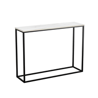 Élégante table console en bois de qualité supérieure avec des détails charmants pour un décor élégant d'espace de vie