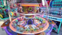 Machine interactive multi-personnes en métal pour parc d'attractions, modèle Rotating Planet Island Doll Machine, en anglais