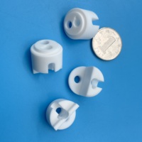 Maßgefertigter Präzisions-Aluminiumoxid-Keramikventilkern Mehrfach Geschlitzter Al2O3-Stecker für Chemische Flüssigkeitsdosierpumpen