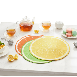 Tapis de table artisanaux écologiques et mignons en PP, colorés, à thème fruité, de 38 cm de diamètre et 2 mm d'épaisseur, pour la maison, les mariages, les fêtes et les anniversaires - Product Image 1