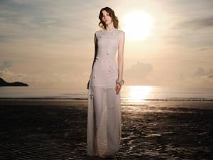 Style doux robes femmes à manches longues Clio dentelle Emb longue robe tissu écologique femme vêtements blanc fabriqué au Vietnam - Product Image 2