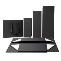 Boîte d'emballage en carton rigide de luxe avec logo personnalisé en feuille d'or, noir mat, biodégradable, à rabat magnétique pour t-shirt