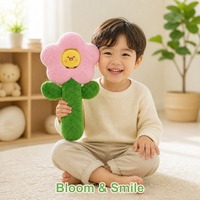Coussin en peluche en forme de fleur avec visage souriant et tige verte rose et blanche, coussin rembourré pour la décoration du canapé et cadeau pour une ambiance douillette