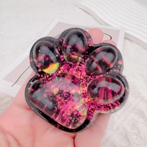 Jouets en silicone en forme de patte de chat Taba Squishy, blanc et rose, avec paillettes, pour filles, jouet anti-stress unique à pincer et à presser, vente en gros - Product Image 3