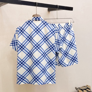 Conjunto de dos piezas a cuadros de lujo, de alta calidad, informal, estilo vintage, deportivo, de verano, para hombre, de la marca Burberry. - Product Image 2