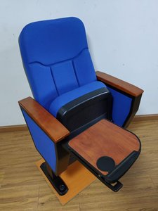 Chaise de théâtre pivotante pratique et élégante en tissu rouge avec bureau en bois rabattable pour auditoriums et conférences - Product Image 3