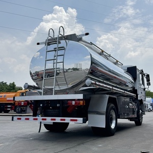 Citerne à carburant en aluminium 4x2 d'une capacité de 10 000 litres pour le transport de pétrole brut, d'hydrocarbures corrosifs et de produits chimiques, camion-citerne à essence - Product Image 4