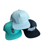 Gorra de golf de cabeza plana perforada con láser de 5 piezas personalizada con botón a presión impermeable, estilo hip-hop