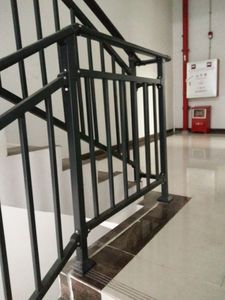 Panneaux de rampe d'<span class=keywords><strong>escalier</strong></span> intérieurs en fer forgé, barrière de sécurité en acier pour <span class=keywords><strong>escalier</strong></span> de villa, main courante d'<span class=keywords><strong>escalier</strong></span> avec certificat CE - Product Image 6