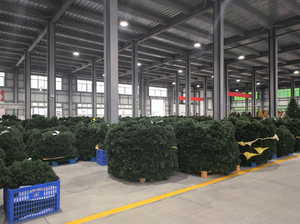 Meilleures ventes : Arbre de Noël pré-éclairé articulé à plumes, en métal <span class=keywords><strong>rouge</strong></span>, pour la décoration de la maison, du bureau et des fêtes, vente en gros, OEM usine - Product Image 5