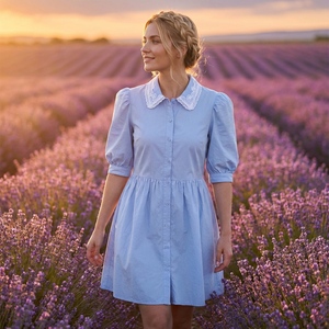 Robe Courte Babydoll Bleu Poudré en Coton avec Manches Courtes Bouffantes, Col en Dentelle et Boutons sur le Devant pour Tea Party, Impression Personnalisée OEM, Vente en Gros - Product Image 1
