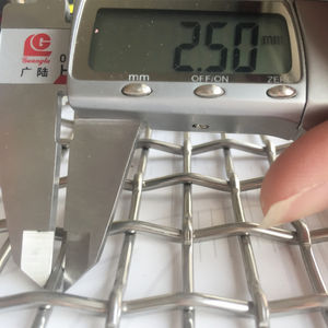 Treillis métallique <span class=keywords><strong>rigide</strong></span> à la vente chaude: <span class=keywords><strong>Grille</strong></span> métallique en acier inoxydable espacée uniformément pour garage de stationnement - Product Image 2