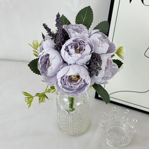 Disposizione floreale con eleganti fiori di rosa palmare felice peonia per il matrimonio e l'evento di natale - Product Image 6