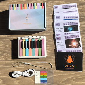 2025 Mini Calendario de <span class=keywords><strong>piano</strong></span> Letras de música Grandes regalos de cumpleaños de Año Nuevo para familiares y amigos y amores - Product Image 4