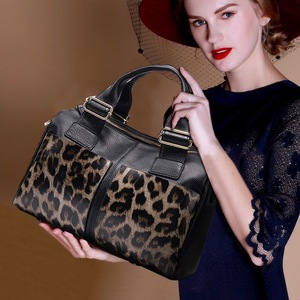Borsa a Mano in Vera Pelle di Vacchetta con Patchwork Leopardato, 3 Modi di Uso, Grande Capacità, Lussuosa Borsa a Tracolla e a Spalla per Donna - Product Image 2