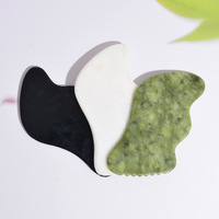 Rouleau de massage facial en pierre naturelle Xiuyan OEM LRYS, Gua Sha en jade, masseur facial, masseur corporel/mains Spiker Green, pliable et rechargeable.