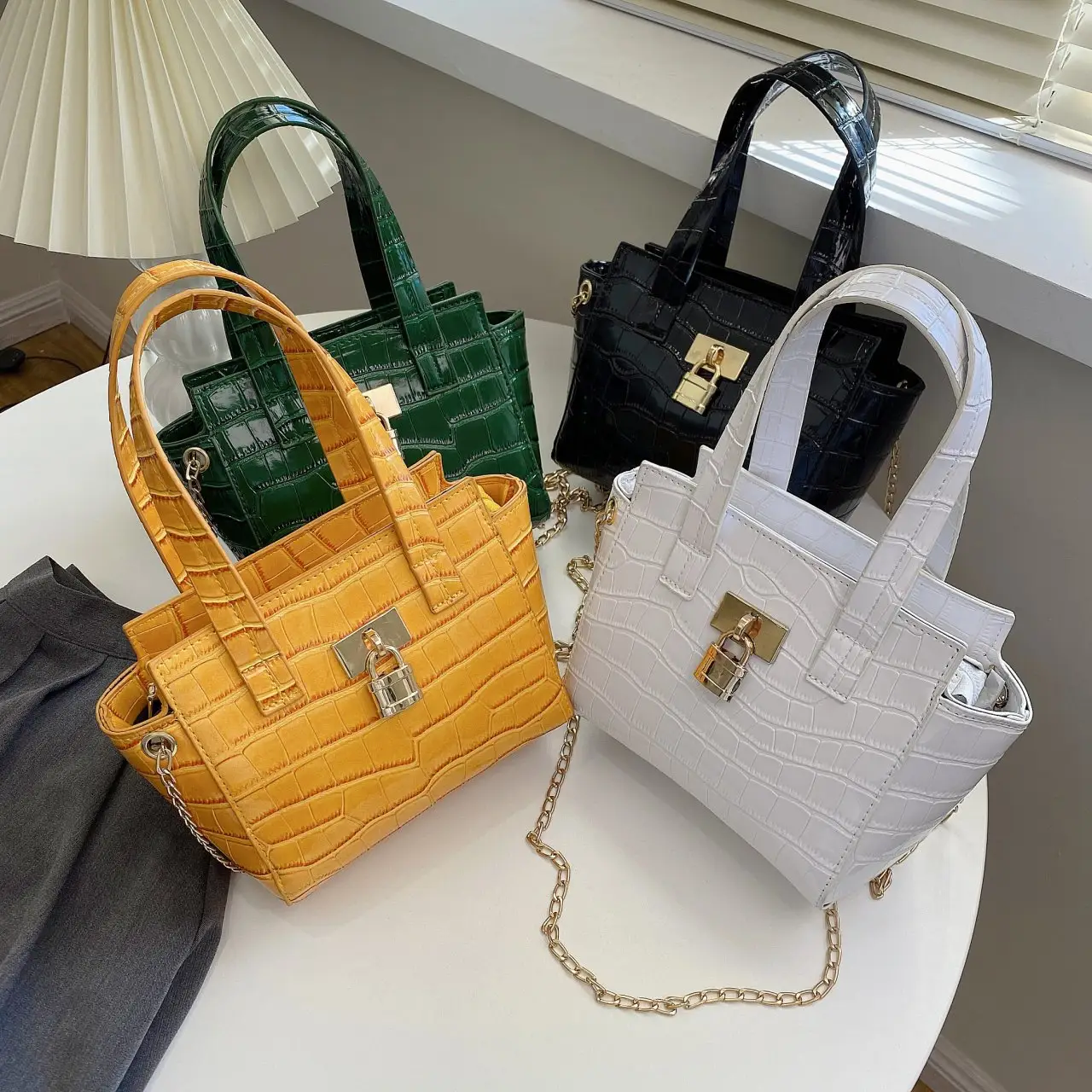 Günstige Qualität Handtaschen Mädchen Mode Trendy Small Tote Handtaschen Neue Designer Tote Geldbörsen für junge Frau