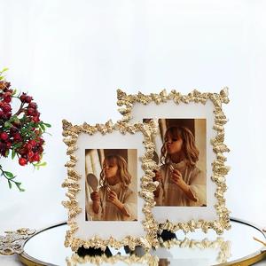 <span class=keywords><strong>Cadre</strong></span> photo personnalisé lumière luxe papillon <span class=keywords><strong>doré</strong></span> <span class=keywords><strong>cadre</strong></span> photo de haute qualité élégant <span class=keywords><strong>cadre</strong></span> photo de mariage de style européen - Product Image 1