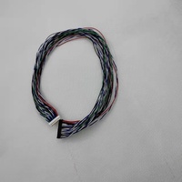 Faisceau de câbles avec connecteurs blancs et noirs et fils multicolores pour l'assemblage de faisceaux de câbles de liaison pour appareils électroniques