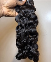 Cheveux bouclés indiens bruts alignés dans le sens des cuticules, 100 % naturels, provenant de Cambodge, pour revendeurs de cheveux humains
