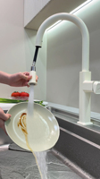 Robinet de cuisine contemporain en alliage de zinc blanc crème mat, monocommande, pivotant à 360 degrés, douchette extractible, céramique anti-taches