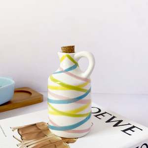 Flacon à <span class=keywords><strong>huile</strong></span> en céramique Vente en gros Bouteille de cruet en liège Bouteille <span class=keywords><strong>d</strong></span>'<span class=keywords><strong>huile</strong></span> <span class=keywords><strong>d</strong></span>'<span class=keywords><strong>olive</strong></span> colorée en céramique Bouteille <span class=keywords><strong>d</strong></span>'<span class=keywords><strong>huile</strong></span> en porcelaine de cuisine avec liège - Product Image 5